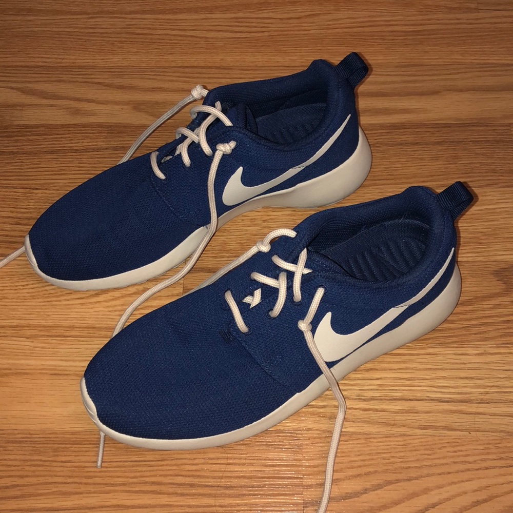 Nike roshes